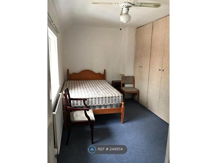 3 Bedroom Semi-Detached House To Rent In Chestnut Avenue, Blean, Canterbury, CT2