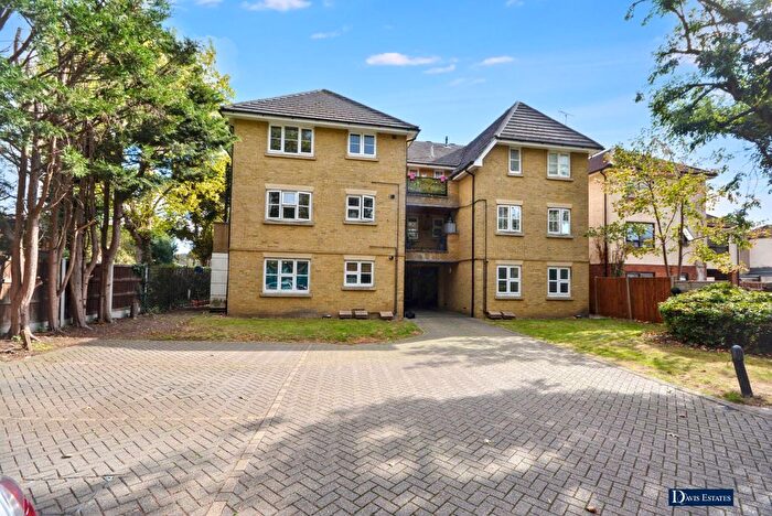 2 Bedroom Flat For Sale In Heybridge Court, London Road, Romford, RM7