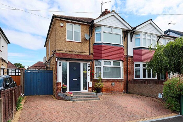 3 Bedroom Semi-detached House For Sale In Dellfield Crescent, Uxbridge, UB8