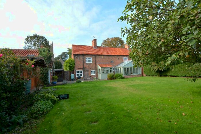 4 Bedroom Semi-Detached House For Sale In Station Road, Rolleston, NG23