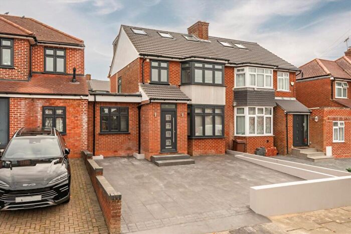 5 Bedroom Semi-Detached House To Rent In Bromefield, Stanmore, HA7