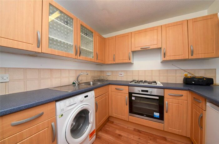 2 Bedroom Flat To Rent In Bray Close, Borehamwood, WD6