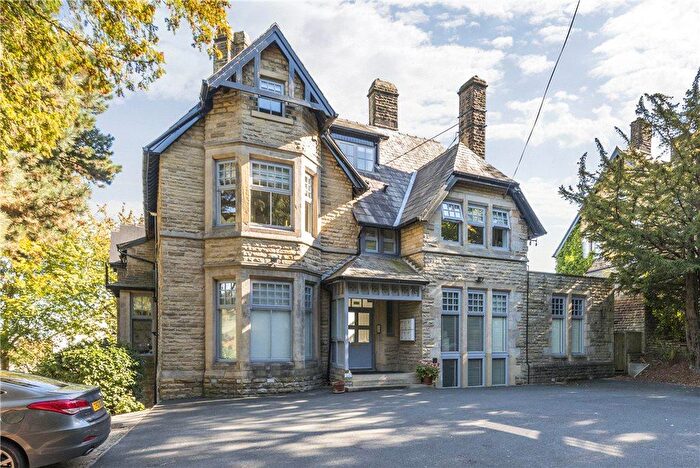2 Bedroom Flat To Rent In Easby Drive, Ilkley, West Yorkshire, LS29