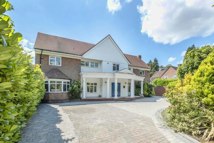 6 Bedroom Detached House To Rent In School Close, High Wycombe, HP11