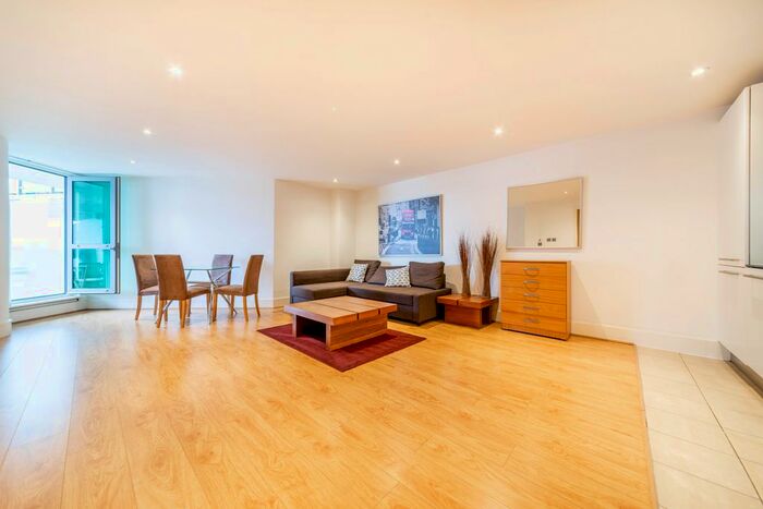 1 Bedroom Flat To Rent In Kestrel House, St. George Wharf, Vauxhall, London, SW8