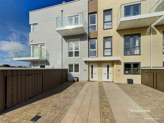 4 Bedroom Town House To Rent In Champlain Street, Reading, Berkshire, RG2