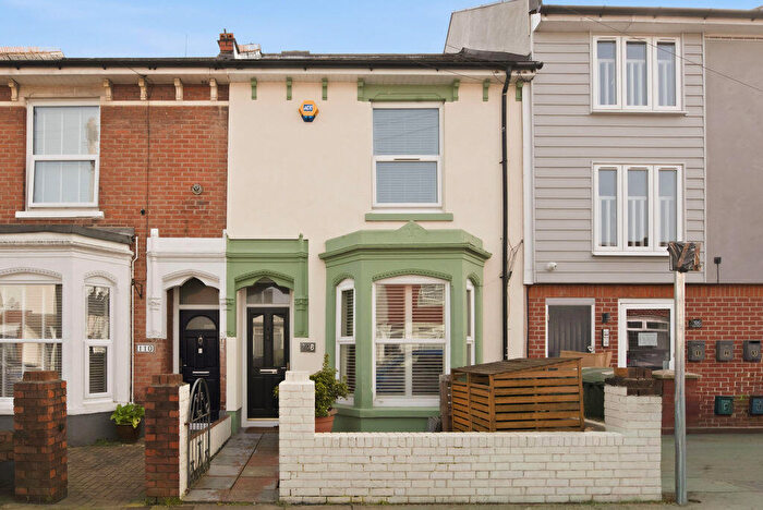 4 Bedroom Terraced House For Sale In Queens Road, Portsmouth, PO2