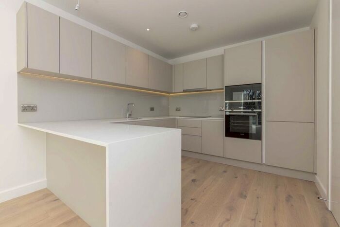 1 Bedroom Flat To Rent In Chiswick High Road, London, W4