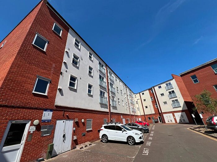 2 Bedroom Flat To Rent In Compair Crescent, Ipswich, IP2