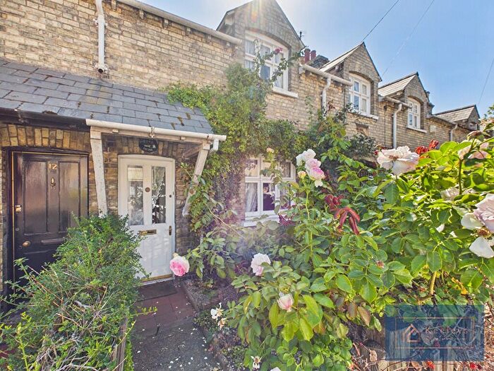 3 Bedroom Cottage For Sale In Nutholt Lane, Ely, CB7