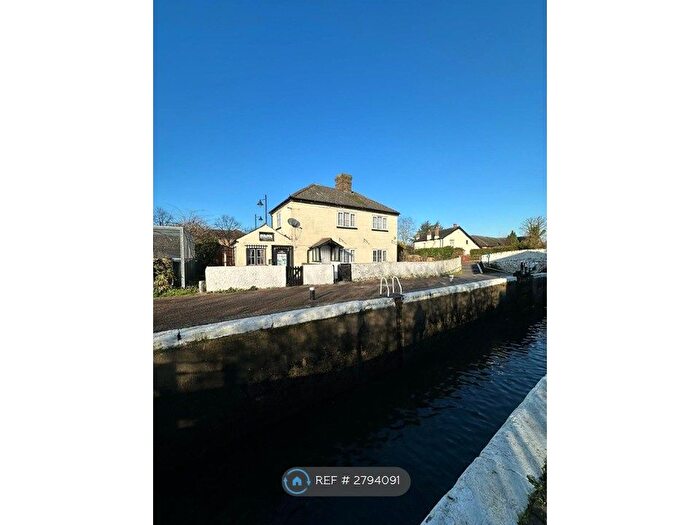 3 Bedroom Detached House To Rent In Havelock Road, Southall, UB2