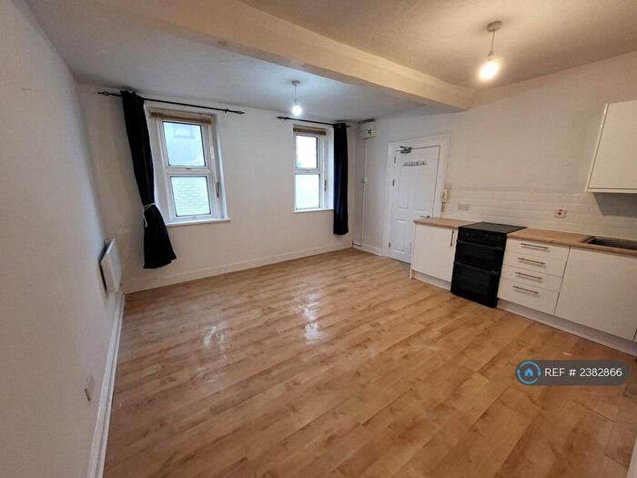 1 Bedroom Flat To Rent In Fore Street, Westbury, BA13
