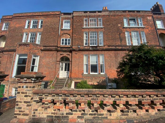 2 Bedroom Flat To Rent In George Street, Louth, LN11