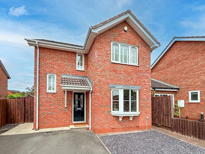 3 Bedroom Detached House For Sale In The Flats, Bromsgrove, B61