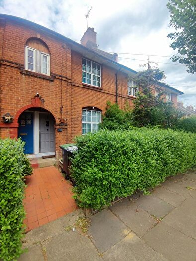 2 Bedroom Terraced House For Sale In Risley Avenue, London, N17