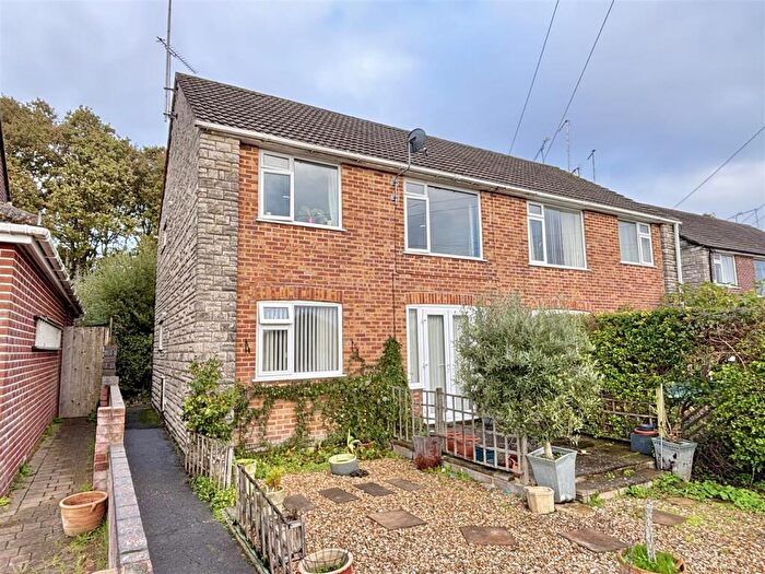 1 Bedroom Flat For Sale In Allens Road, Upton, BH16