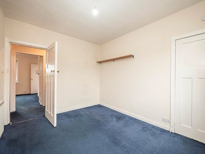 2 Bedroom Flat For Sale In Carrick Knowe Road, Edinburgh, EH12