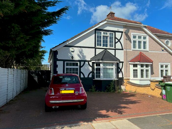 4 Bedroom Semi-Detached House To Rent In Burnt Oak Lane, Sidcup, DA15
