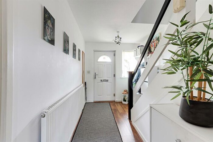 3 Bedroom Terraced House For Sale In Sloethorne Gardens, Arnold, Nottinghamshire, NG5