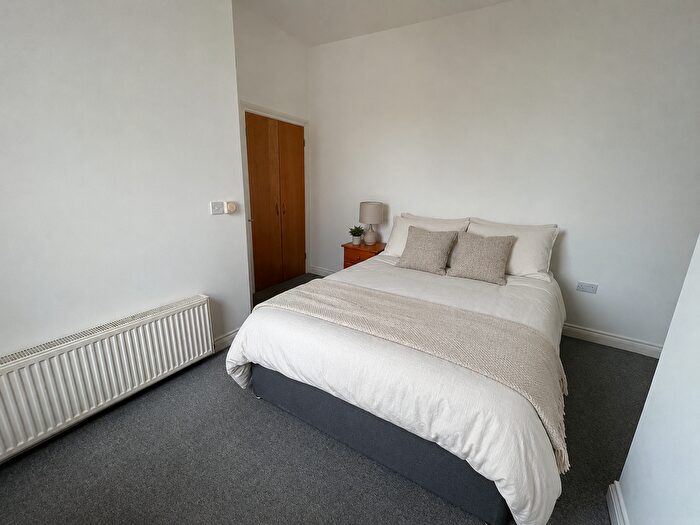 Studio To Rent In Cattedown Studio, PL4