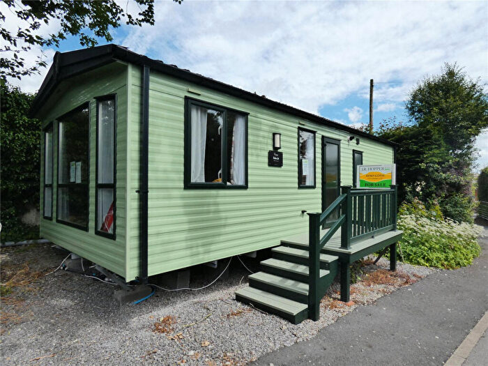 2 Bedroom Park Home For Sale In Riseber Lane, Leyburn, DL8