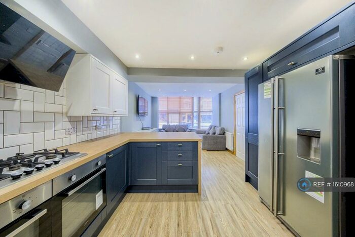 8 Bedroom Terraced House To Rent In Raddlebarn Road, Birmingham, B29