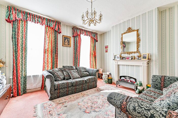4 Bedroom End Of Terrace House For Sale In Castle Road, Camden, London, NW1