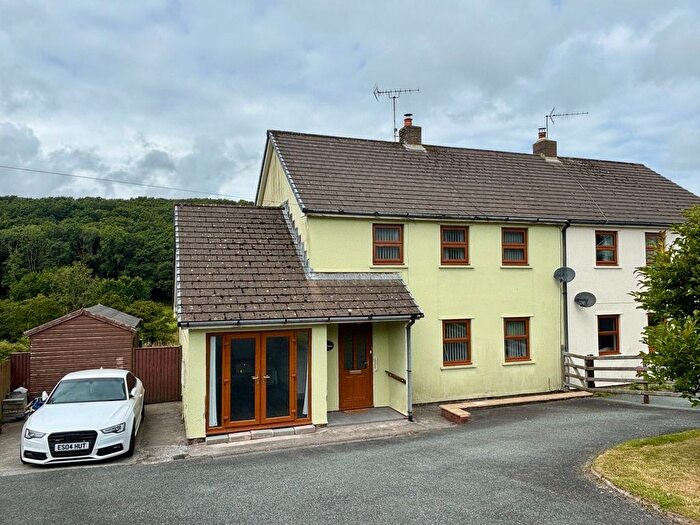 3 Bedroom Semi-Detached House For Sale In Cribyn, Lampeter, SA48