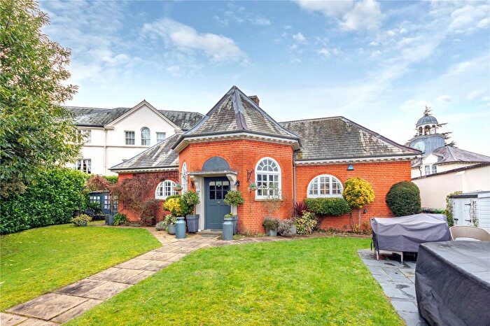 3 Bedroom Bungalow For Sale In Grace Avenue, Shenley, Radlett, Hertfordshire, WD7