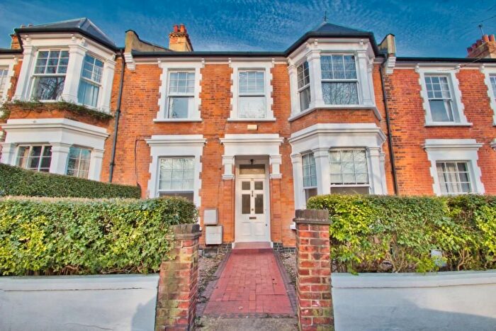 3 Bedroom Flat To Rent In Kingswood Avenue, NW6