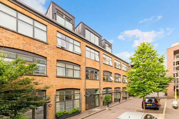 2 Bedroom Flat To Rent In Charles Street, London, N19