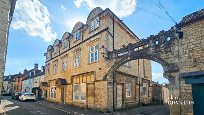 2 Bedroom Flat To Rent In Church Street, Calne, SN11