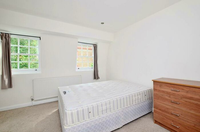 2 Bedroom Flat To Rent In Myrdle Street, Whitechapel, London, E1