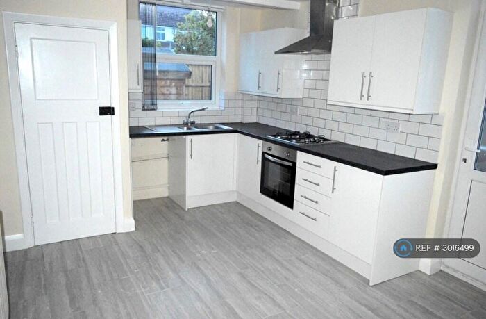 3 Bedroom Semi Detached House To Rent In Barons Croft, Coventry, CV3
