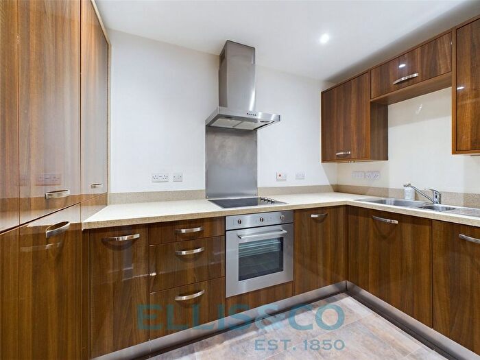 2 Bedroom Flat To Rent In Bridleway House, Cannons Wharf, Tonbridge, TN9