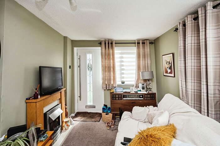 1 Bedroom End Of Terrace House For Sale In Bronwydd, Birchgrove, Swansea, SA7
