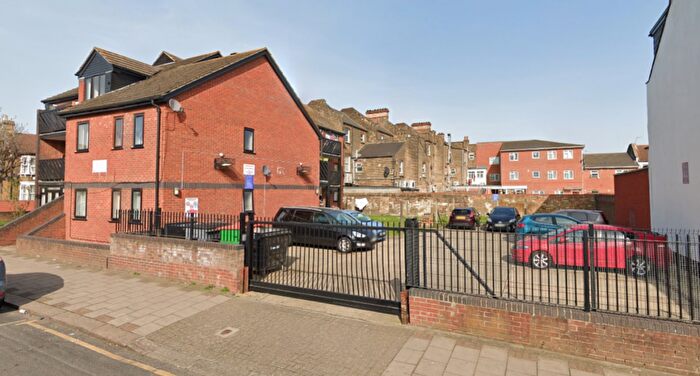 2 Bedroom Flat For Sale In Wrens Court, Gwendoline Avenue, London, E13