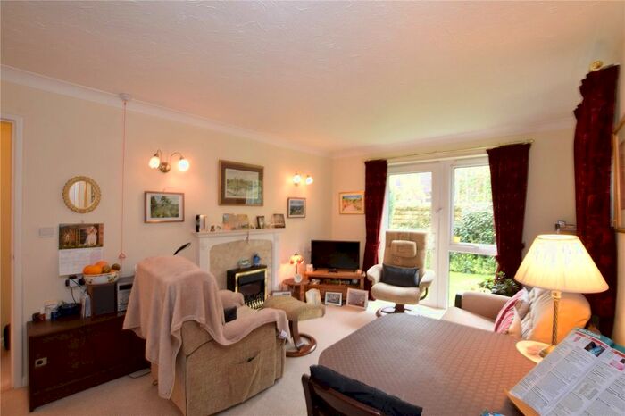 2 Bedroom Flat For Sale In Flat, Orchard Court, St. Chads Road, Leeds, West Yorkshire, LS16