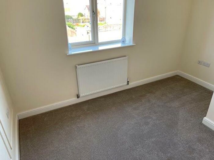 4 Bedroom House To Rent In Pilot Drive, Hucknall, Nottingham, NG15