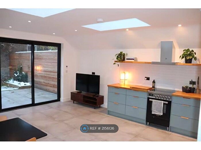 2 Bedroom Flat To Rent In Bovill Road, London, SE23