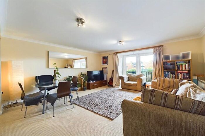2 Bedroom Apartment For Sale In Connaught Mews, Jesmond, Newcastle Upon Tyne, NE2