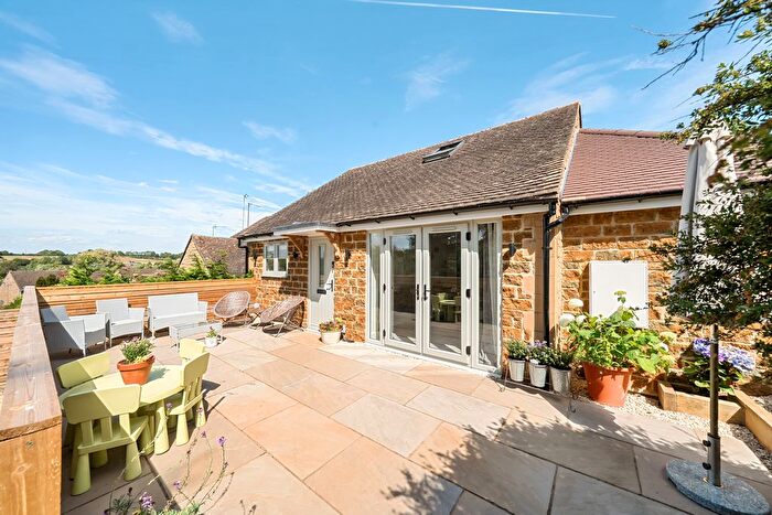 4 Bedroom Detached House For Sale In Bishops Close, Barford St. Michael, OX15