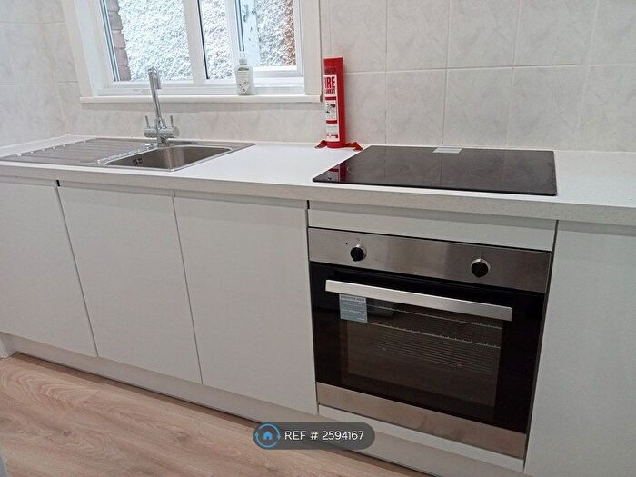 2 Bedroom Flat To Rent In Finchley Lane, London, NW4