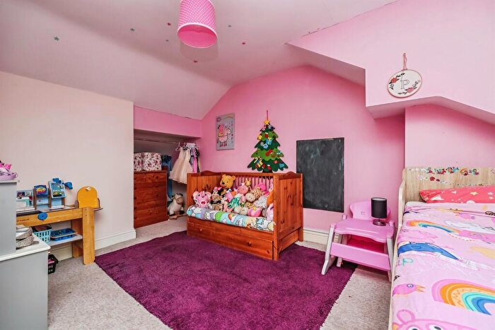 2 Bedroom Semi-Detached House For Sale In Broadway, Ripley, DE5