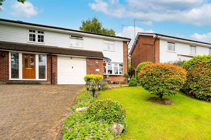 3 Bedroom Semi-Detached House For Sale In Rib Vale, Hertford, SG14