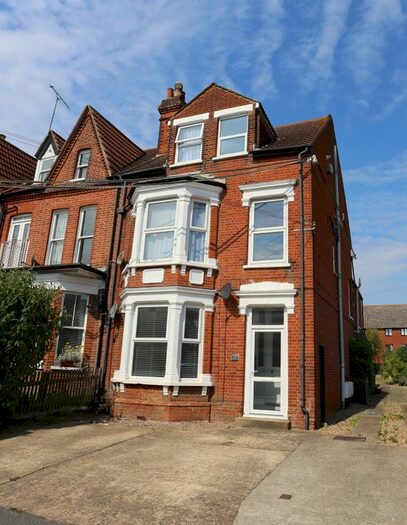 3 Bedroom Flat To Rent In Constable Road, Felixstowe, IP11