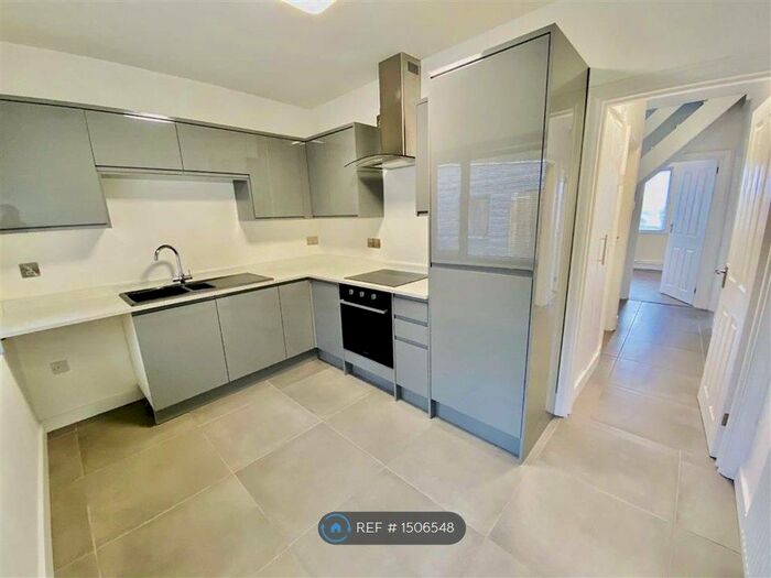 3 Bedroom Bungalow To Rent In Swansea Road, Swansea, SA5