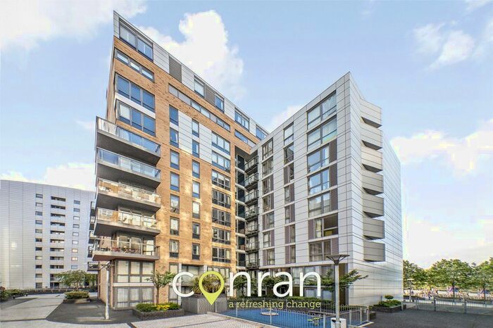 3 Bedroom Flat To Rent In Dowells Street, Greenwich, SE10