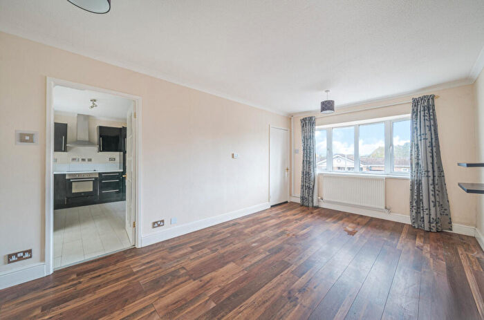 2 Bedroom Bungalow For Sale In Lime Tree Mead, Tiverton, Devon, EX16