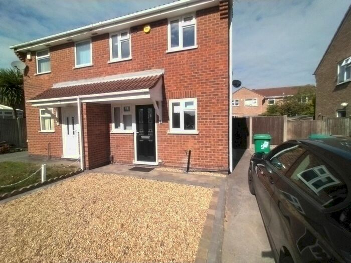 2 Bedroom Semi-Detached House To Rent In Denholme Road, Wollaton, NG8